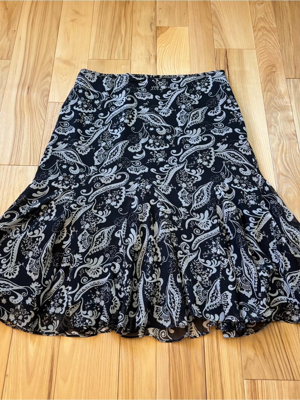 Y2K Trousers Etc. Silk Black Floral Paisley Patterned Glitter Accent Skirt